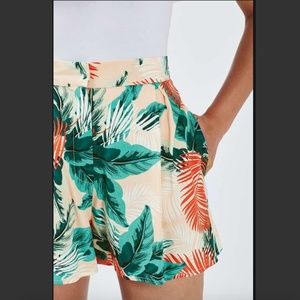 NWOT TopShop Blush Palm Print Shorts